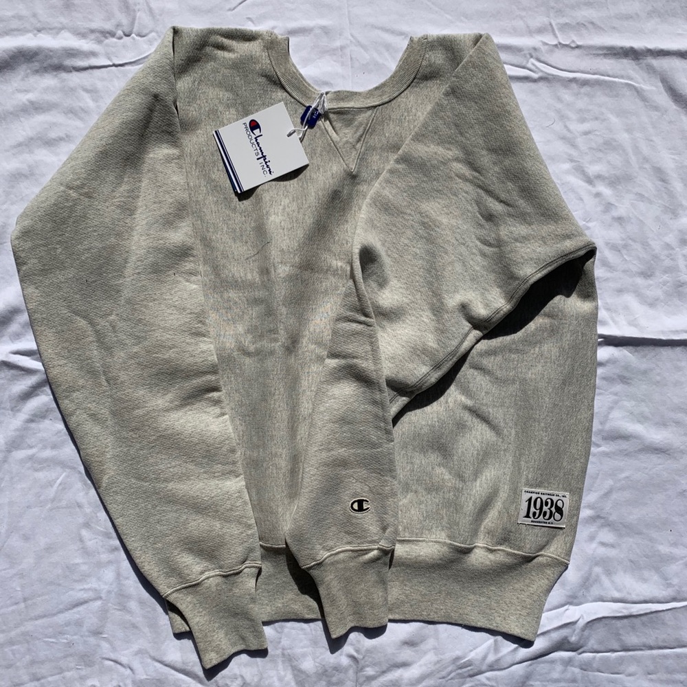 CHAMPION 1938 STYLE CREWNECK SWEATER LARGE reverse